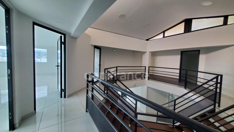 Bureau - 46 m² - 1 pièce