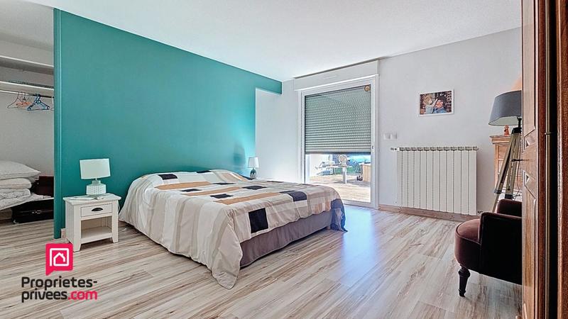 Maison - 290 m² - 9 pièces