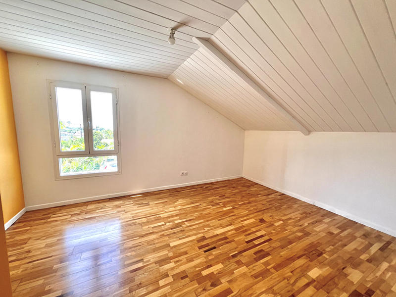Maison - 96 m² - 4 pièces