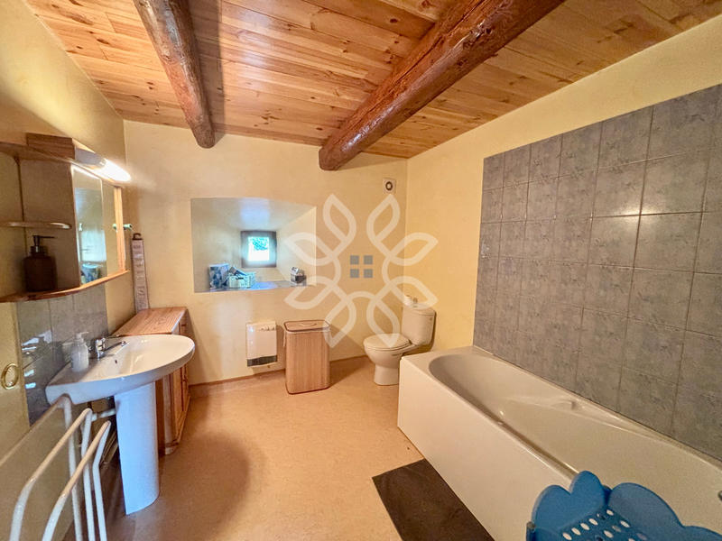 Maison - 416 m² - 19 pièces