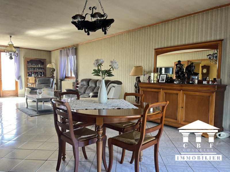 Maison - 183 m² - 7 pièces