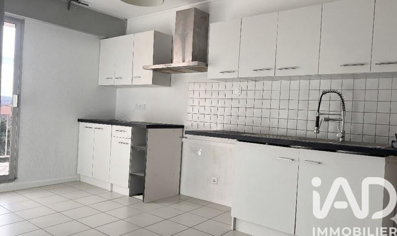 Appartement - 80 m² - 4 pièces