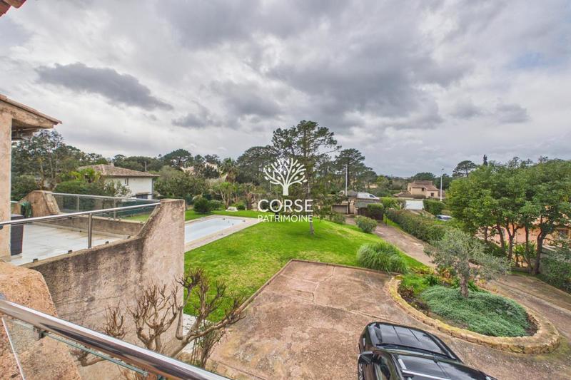 Appartement - 250 m² - 6 pièces