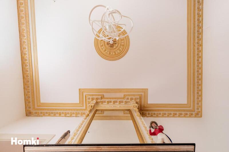 Maison - 328 m² - 11 pièces