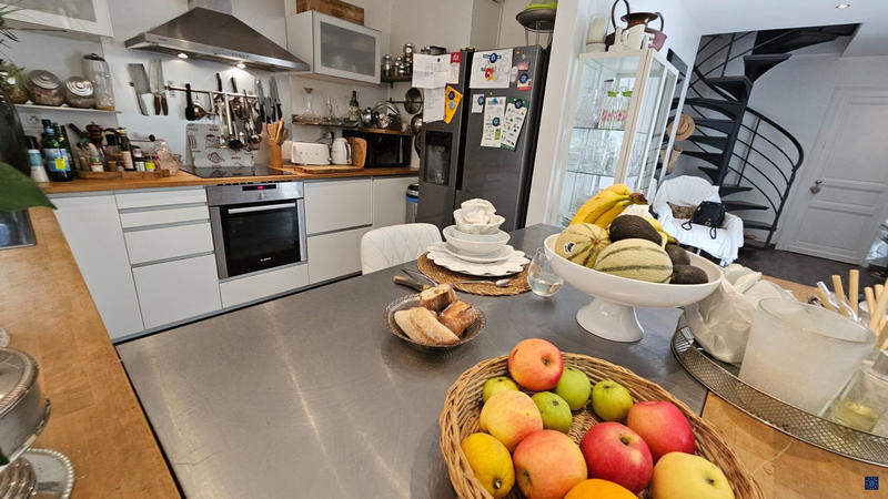 Maison - 198 m² - 7 pièces