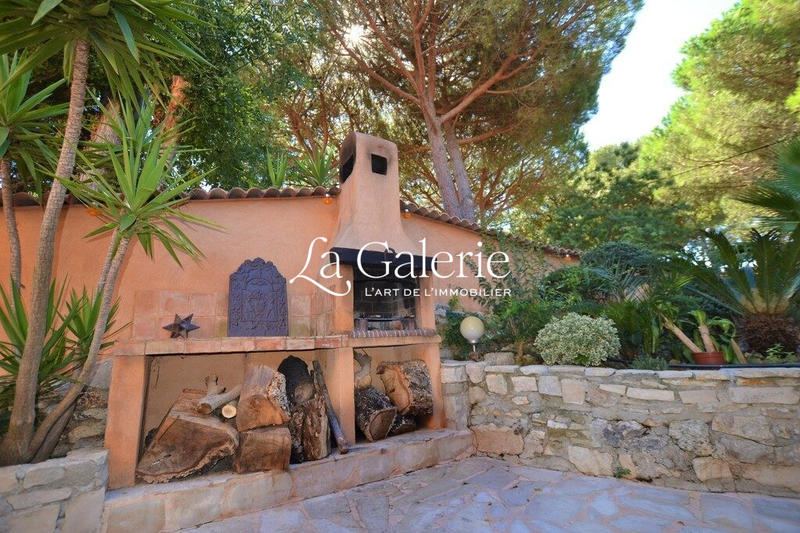 Villa - 223 m² - 11 pièces