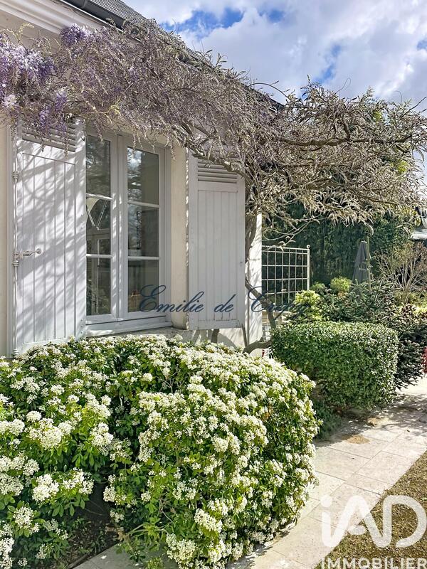 Maison - 313 m² - 11 pièces