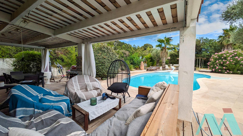 Maison - 178 m² - 6 pièces