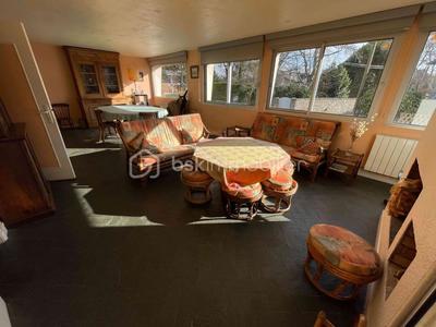 Maison traditionnelle - 100 m² - 5 pièces