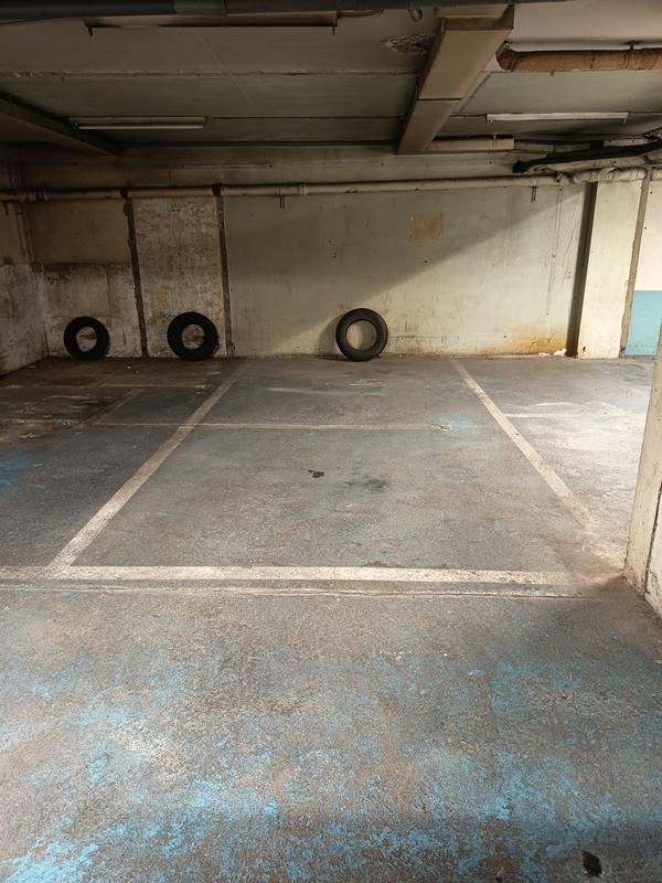 Parking / Garage - 13 m²