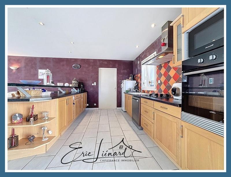 Maison - 190 m² - 8 pièces