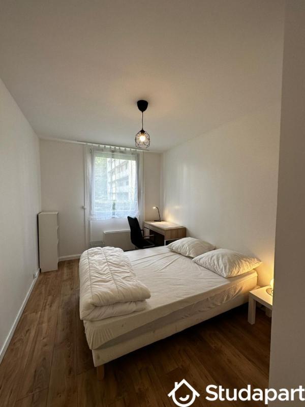 Chambre - 11 m² - 1 pièce