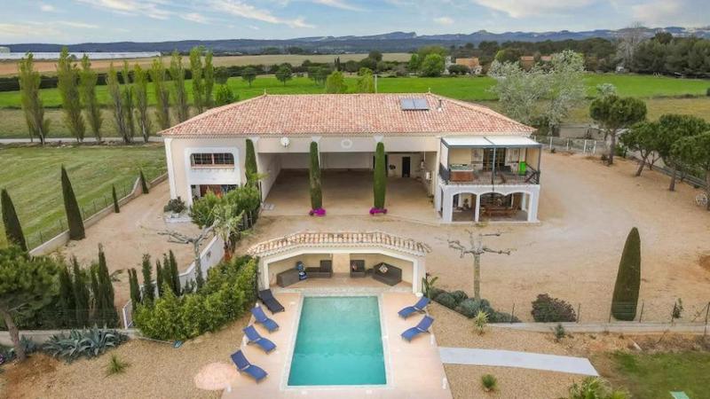 Propriété - 300 m² - 10 pièces