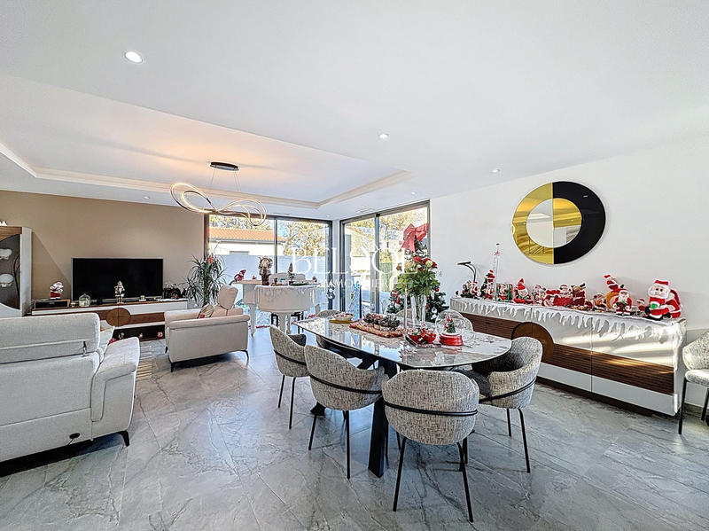 Villa - 140 m² - 5 pièces