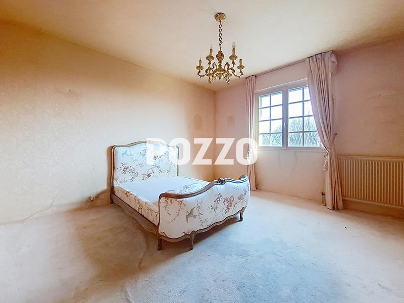 Maison - 180 m² - 8 pièces