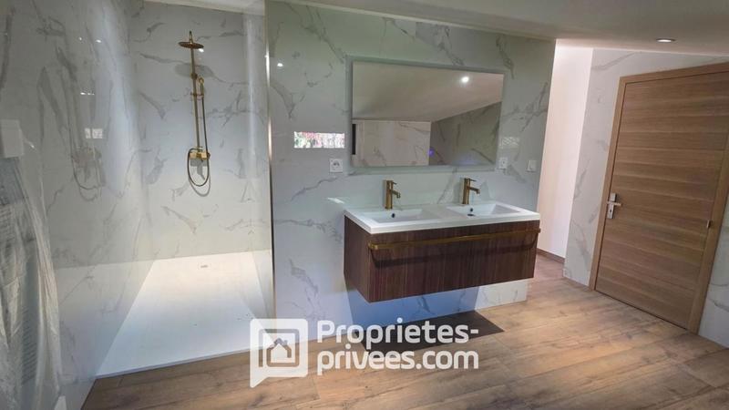 Maison - 254 m² - 6 pièces