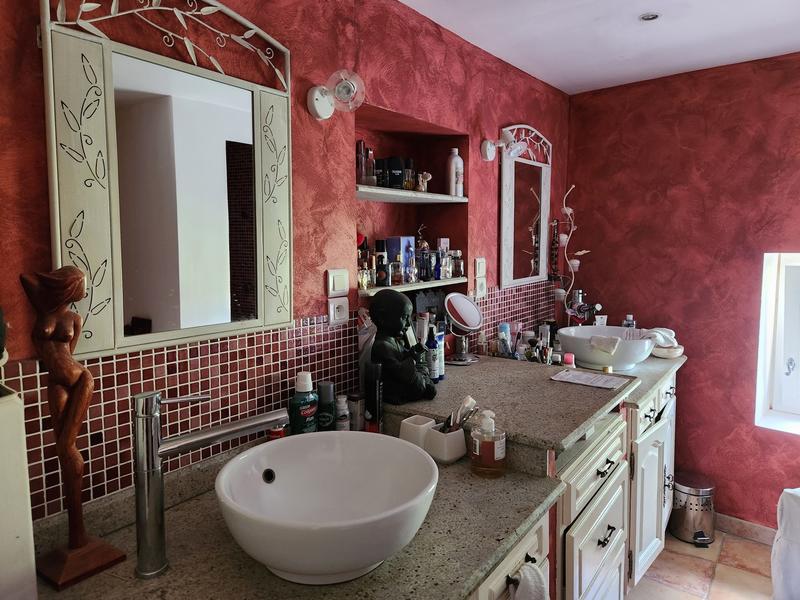 Maison - 201 m² - 7 pièces