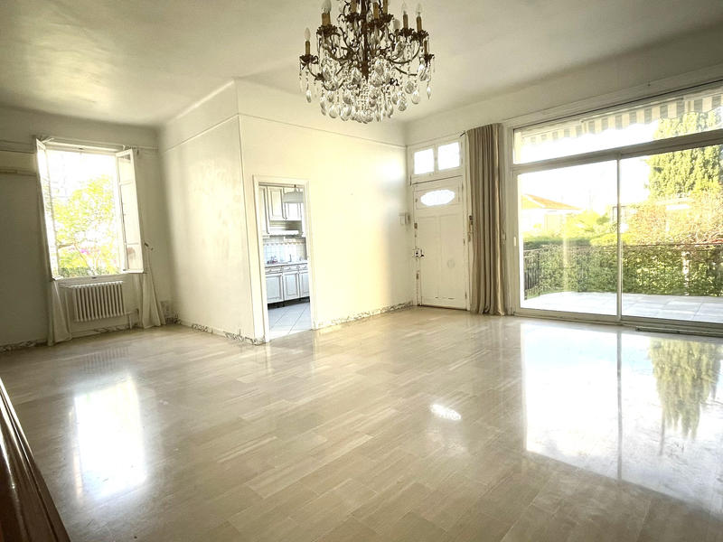 Maison - 179 m² - 10 pièces