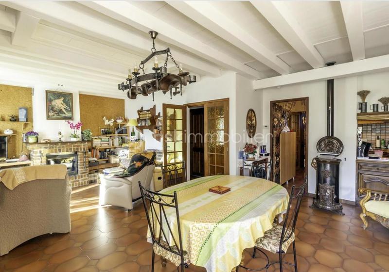 Maison traditionnelle - 187 m² - 7 pièces