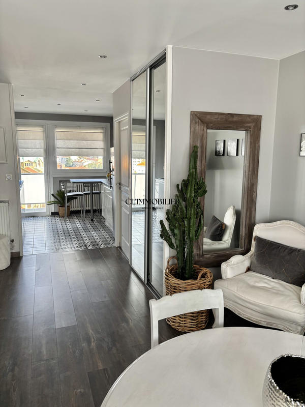 Appartement - 70 m² - 3 pièces