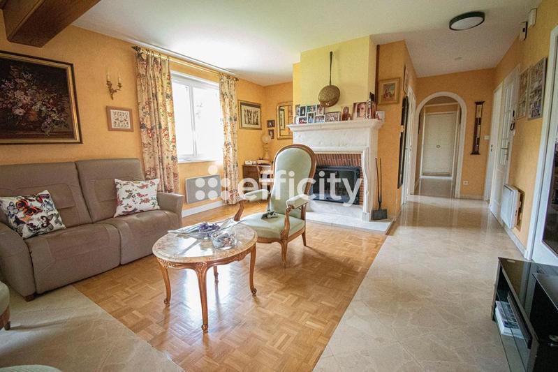 Maison - 171 m² - 8 pièces