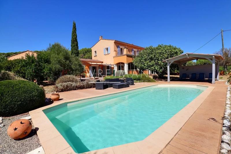 Villa - 230 m² - 9 pièces