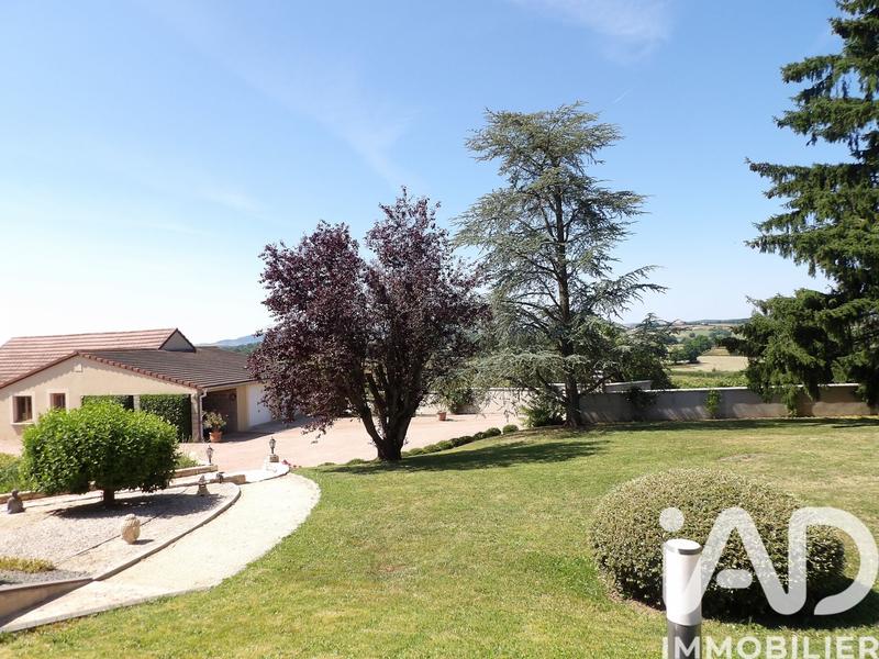 Maison - 202 m² - 8 pièces