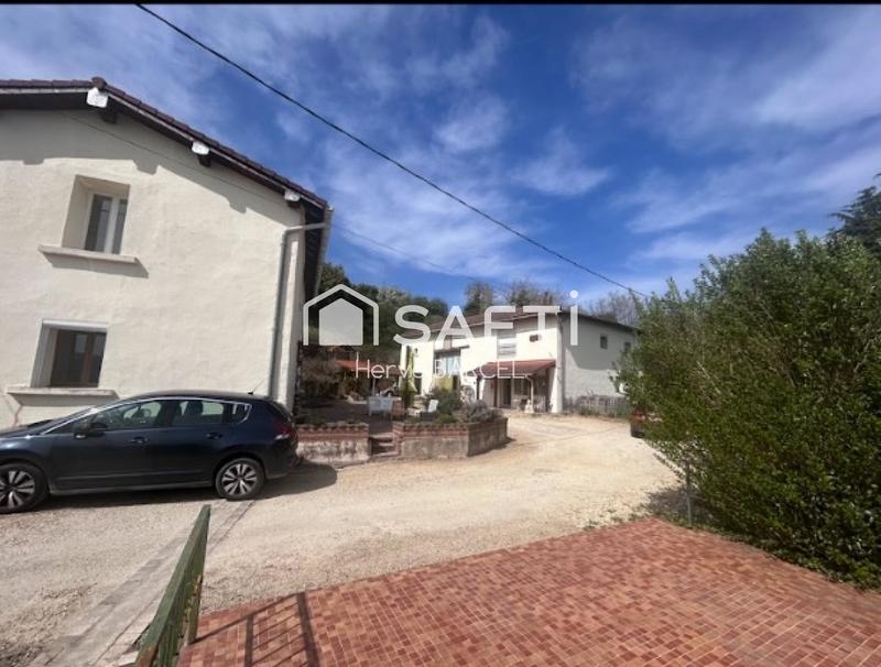 Maison - 279 m² - 12 pièces