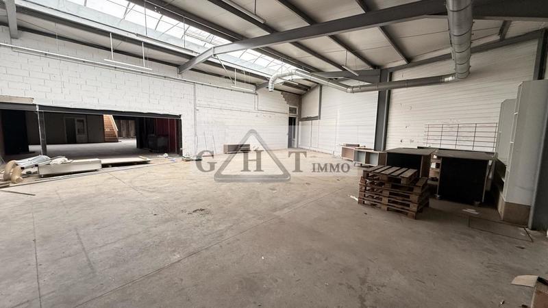Entrepôt - 1 178 m²