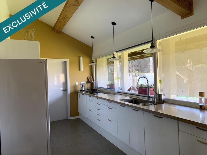 Maison - 289 m² - 9 pièces