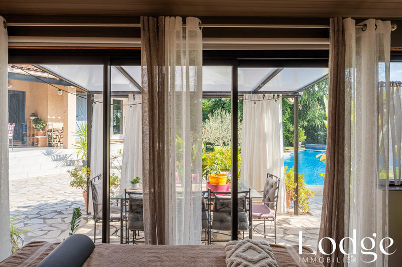 Maison traditionnelle - 180 m² - 6 pièces