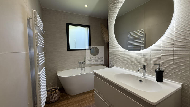 Maison - 322 m² - 8 pièces