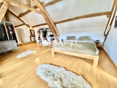 Maison - 260 m² - 10 pièces