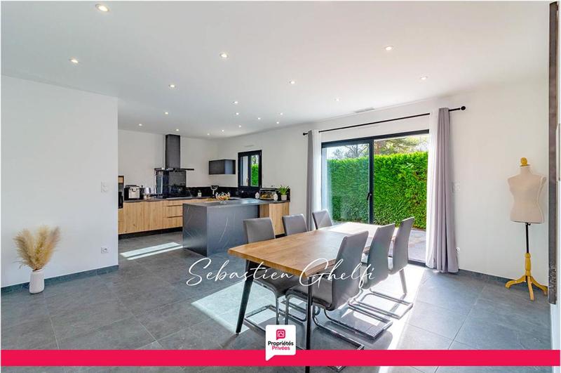 Maison - 128 m² - 5 pièces