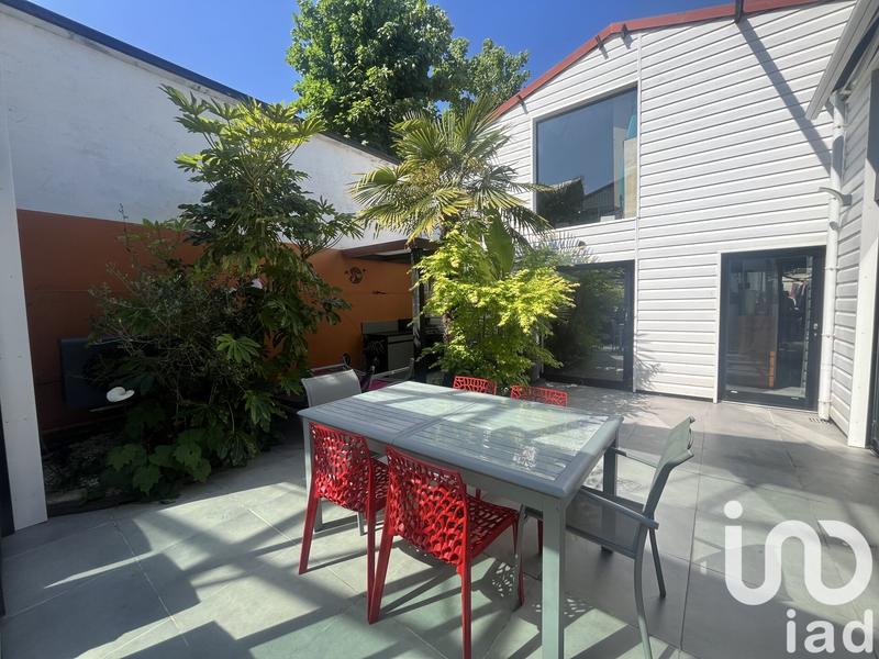 Maison - 276 m² - 9 pièces