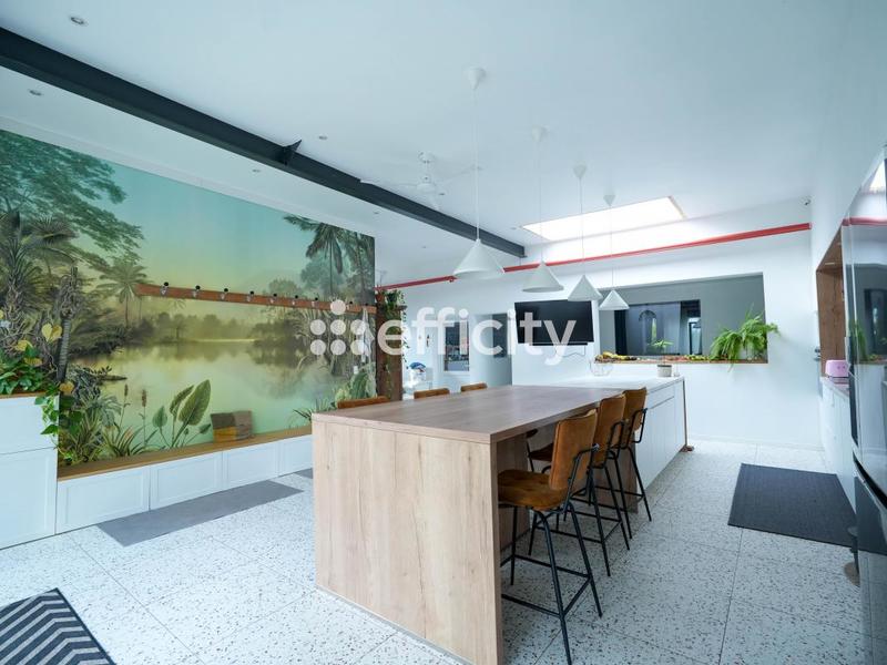 Demeure - 380 m² - 6 pièces