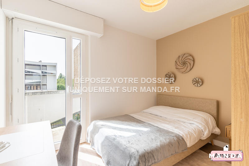 Chambre - 11 m² - 4 pièces