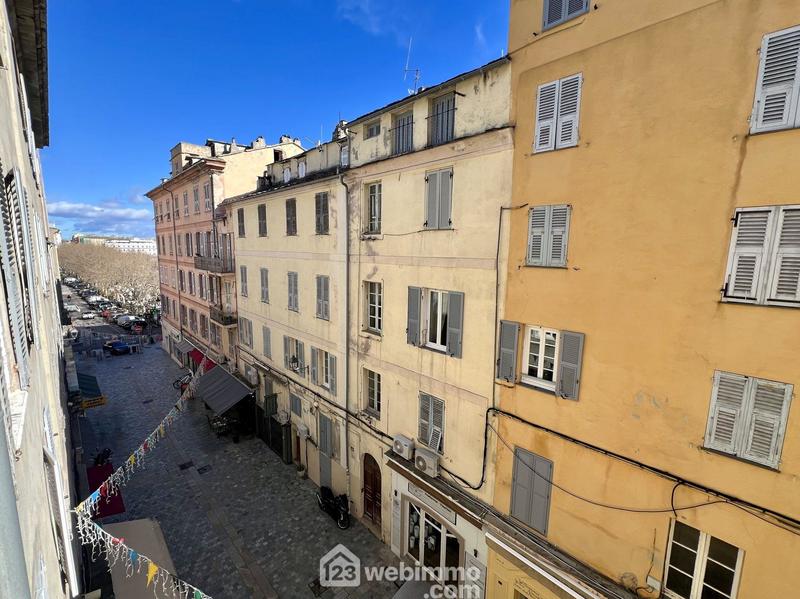 Appartement - 90 m² - 3 pièces