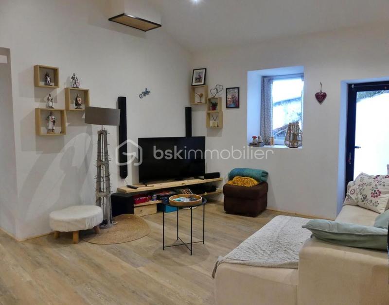 Maison de village - 90 m² - 3 pièces