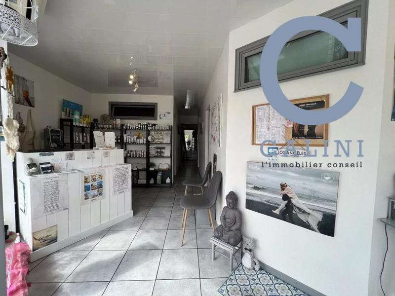 Beauté / Bien-être - 46 m² - 4 pièces