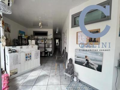 Beauté / Bien-être - 46 m² - 4 pièces