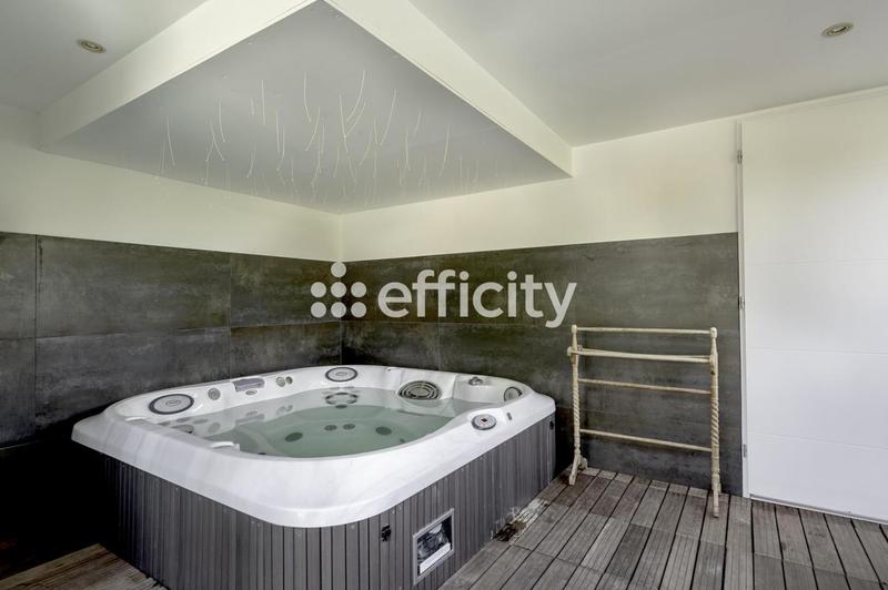 Maison - 202 m² - 6 pièces