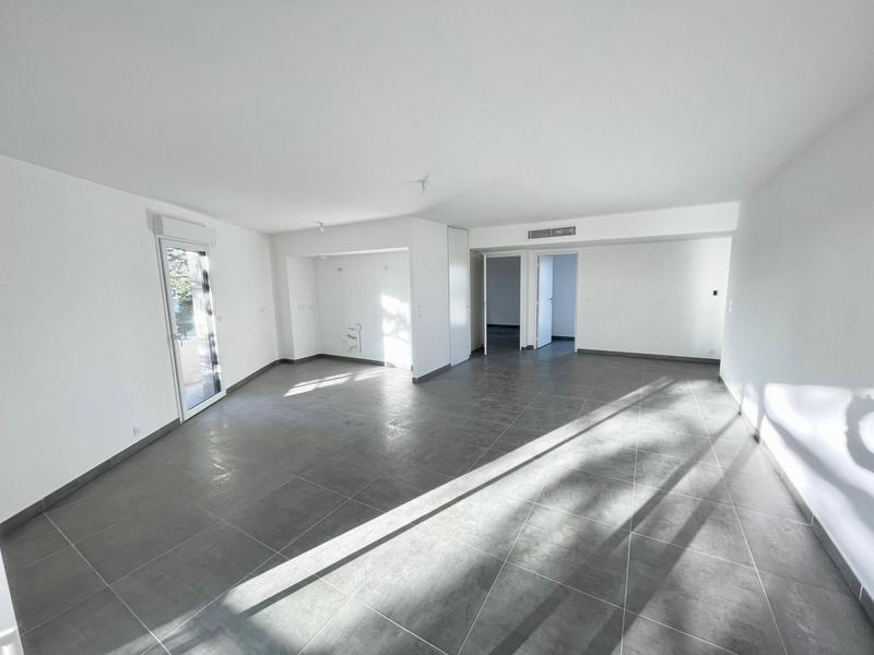 Appartement - 93 m² - 4 pièces