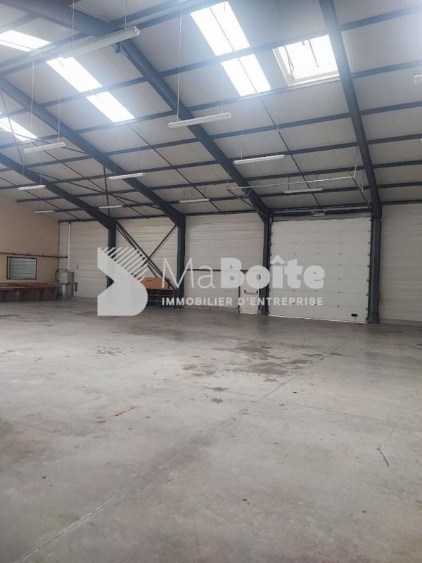 Entrepôt - 850 m²