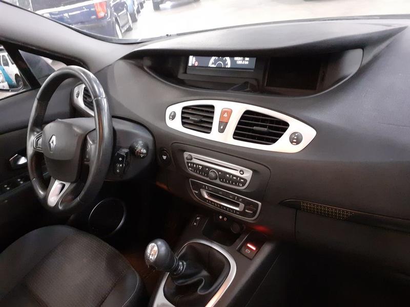 Renault Scénic III Dci 130 Dynamique 5p