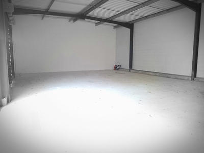 Local d'activité / Entrepôt - 150 m²