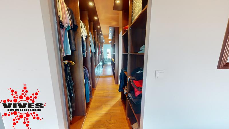 Maison - 210 m² - 8 pièces