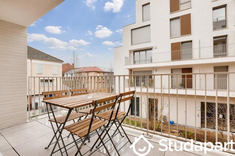 Chambre - 9 m² - 1 pièce