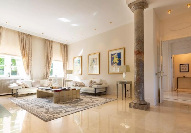 Manoir - 2 700 m² - 30 pièces