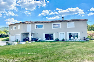 Villa - 220 m² - 5 pièces